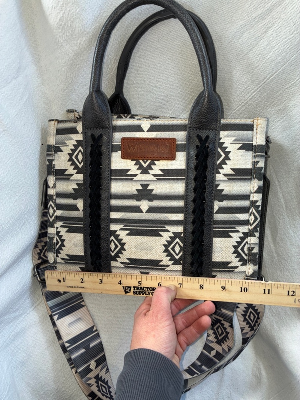 Wrangler Black White and blue Aztec Pattern Tote crossbody with Matching wallet - Picture 2 of 10